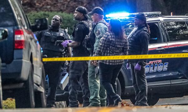 October 13, 2022 Atlanta: Authorities are working to identify a man who was found shot multiple times and killed Thursday morning, Oct. 13, 2022 in the driveway of a Buckhead home. The victim was spotted shortly before 8 a.m. in the 1200 block of Peachtree Battle Avenue. Investigators do not believe he lived in the immediate area, but they could not rule out if he is a resident of the greater West Peachtree Battle neighborhood, according to Atlanta police. The man appeared to be in his mid-40s to early 50s, police Lt. Germain Dearlove told reporters at the scene. A motive in his death remains under investigation. “Investigators are currently canvassing the scene right now, trying to locate witnesses and also additional technology resources to assist in the investigation,” said Dearlove, who commands the police department’s homicide unit. They were hopeful home security cameras in the area would shed some light on the predawn killing. Peachtree Battle Avenue was closed west of I-75 for much of the morning while police investigated, and it reopened to traffic at about 10:45 a.m. (John Spink / John.Spink@ajc.com) 

