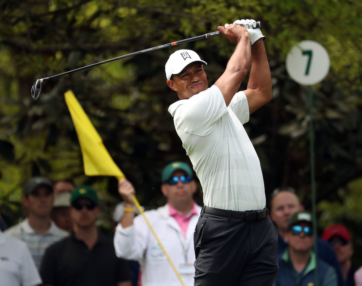 Photos: Tiger Woods’ second round at the Masters