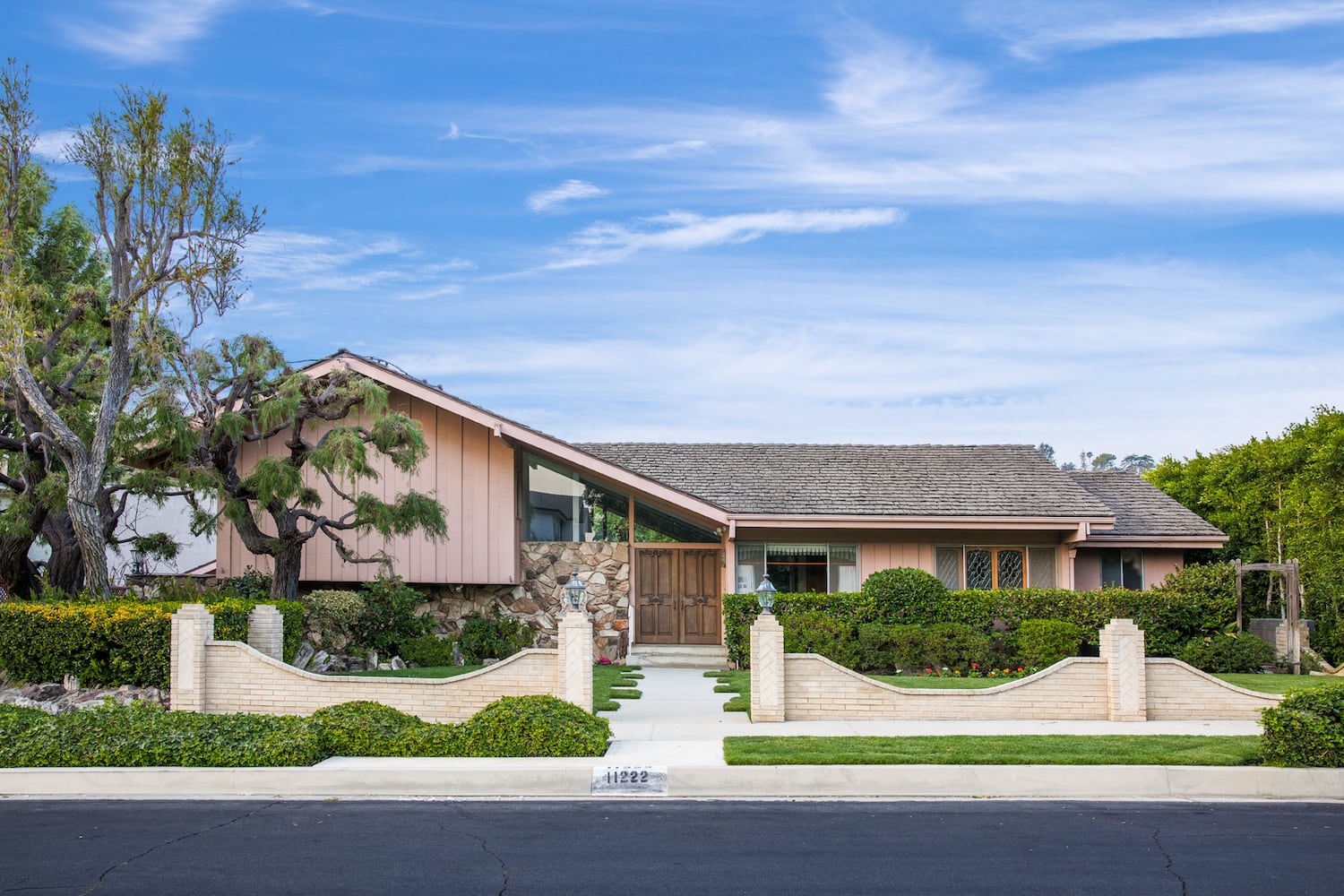 Photos: Take a look inside the ′Brady Bunch′ House