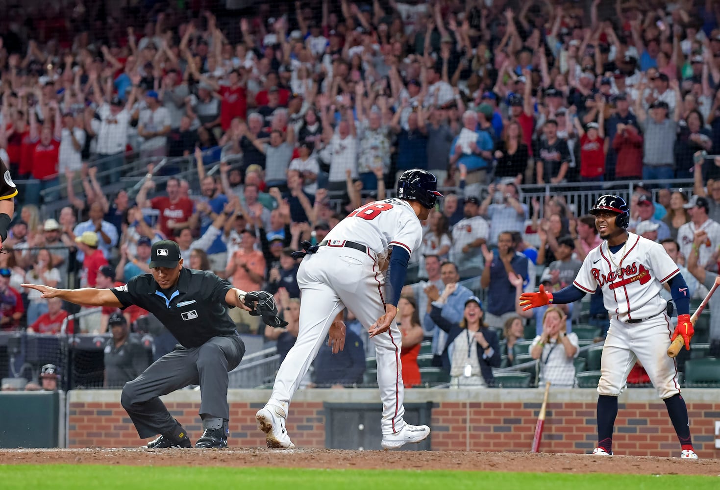 040723 BRAVES PHOTO