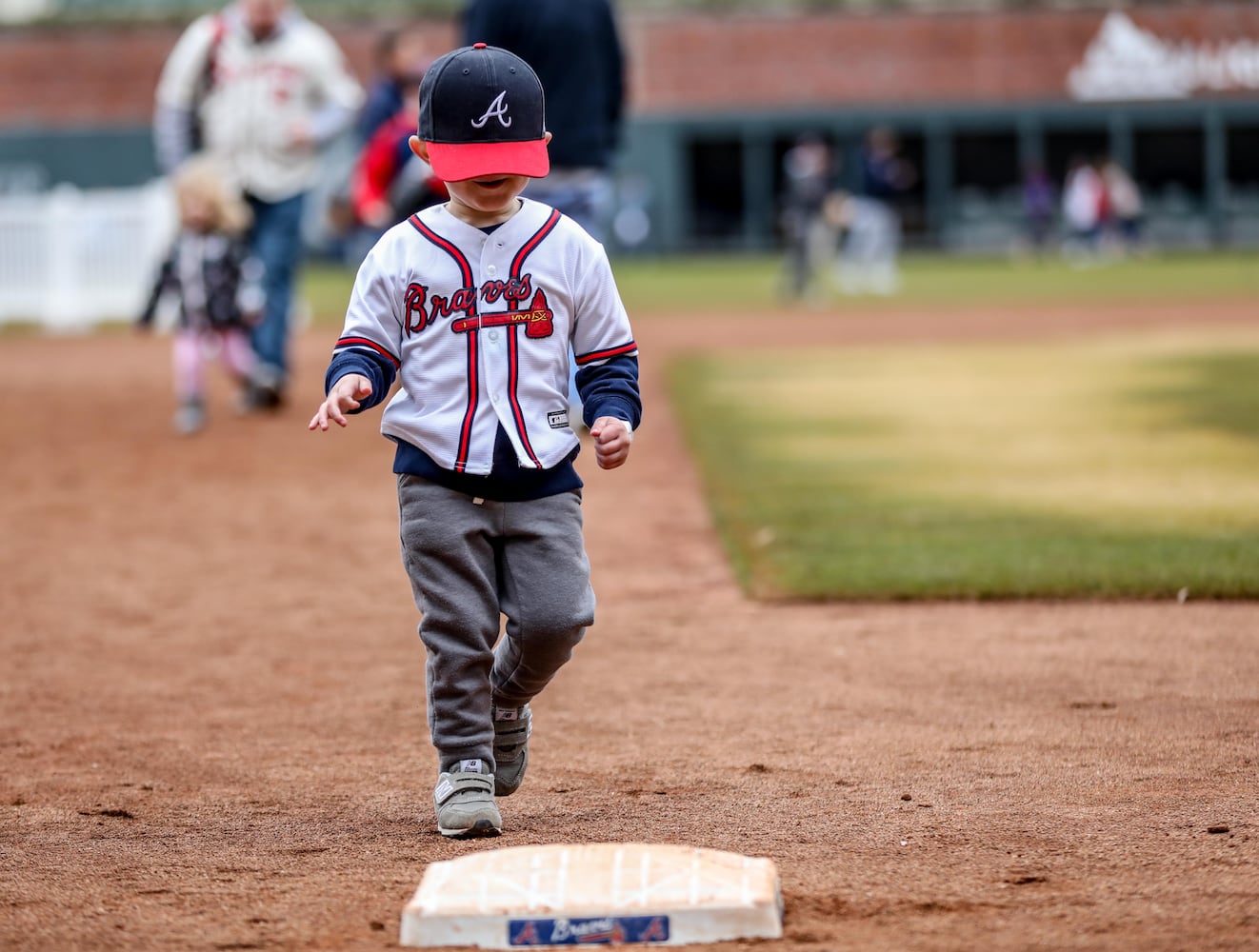 Photos: Braves greet their fans at Chop Fest