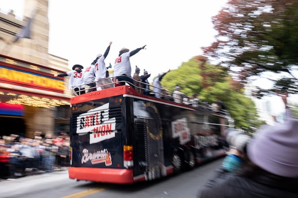 211105-Atlanta-The Atlanta Braves World Series victory parade flies through Midtown on Friday, Nov. 5, 2021.  Ben Gray for the Atlanta Journal-Constitution