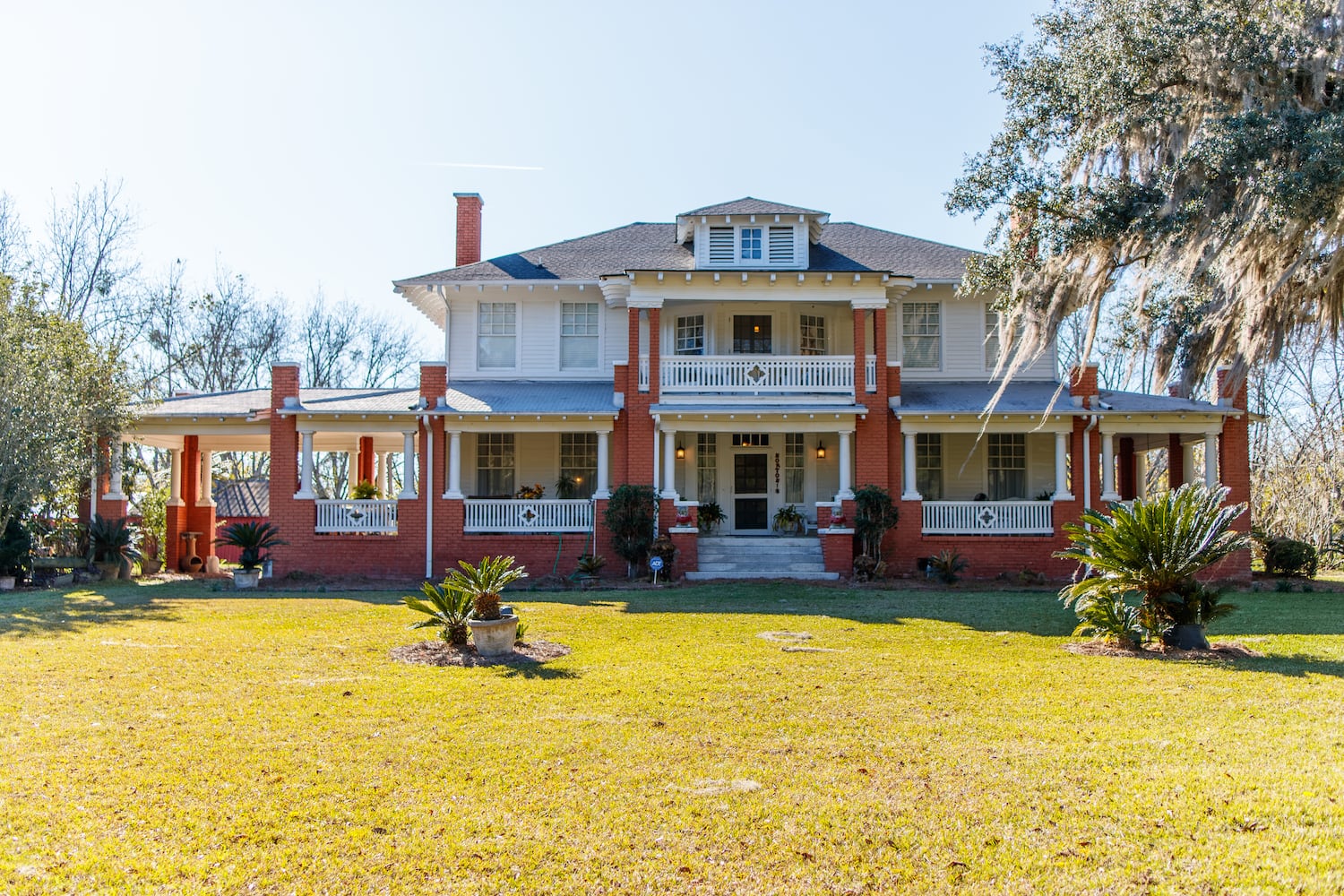 Grow bananas, pecans and more on your own personal Georgia estate for $2 million