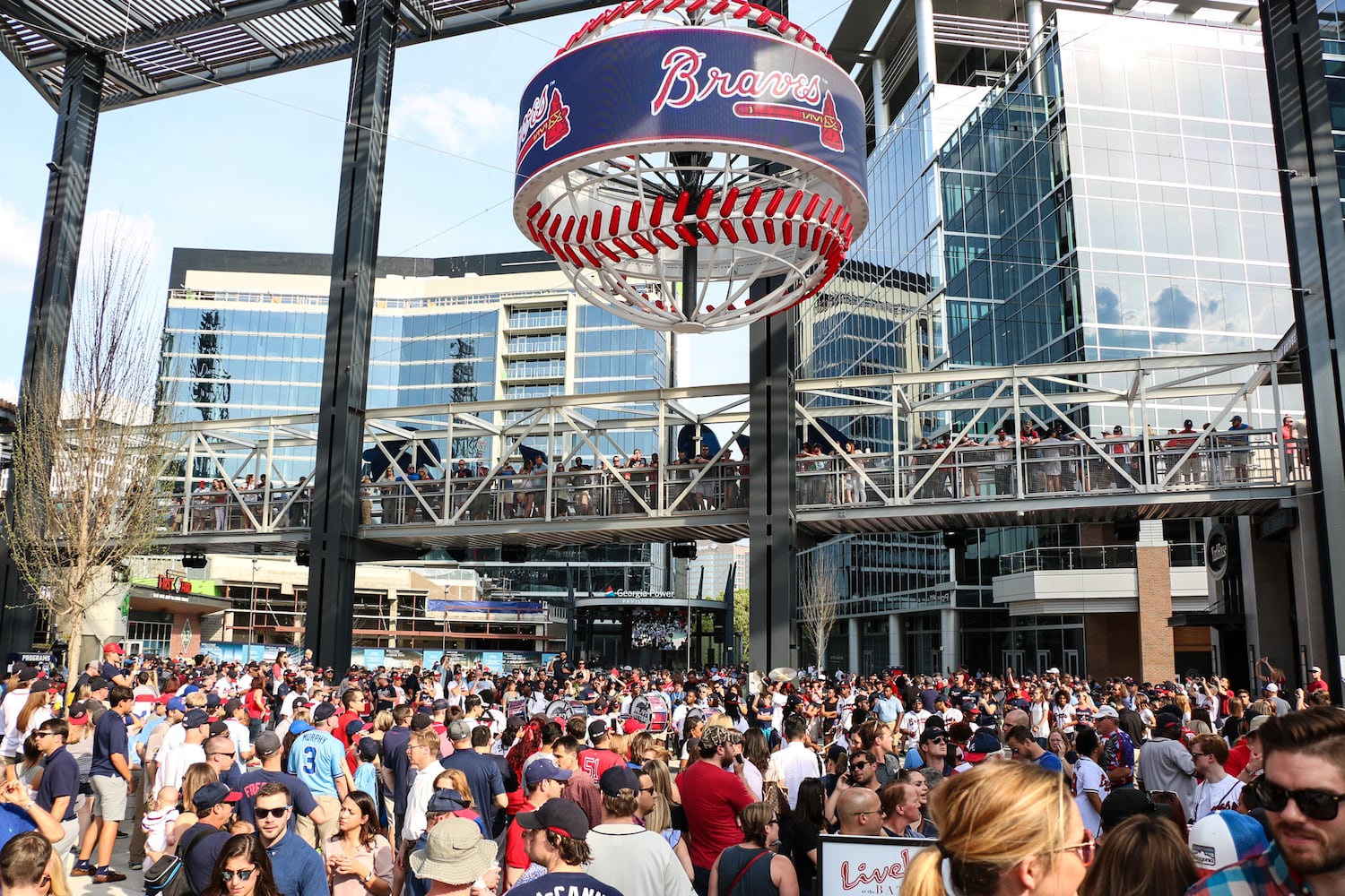 Braves win SunTrust opener