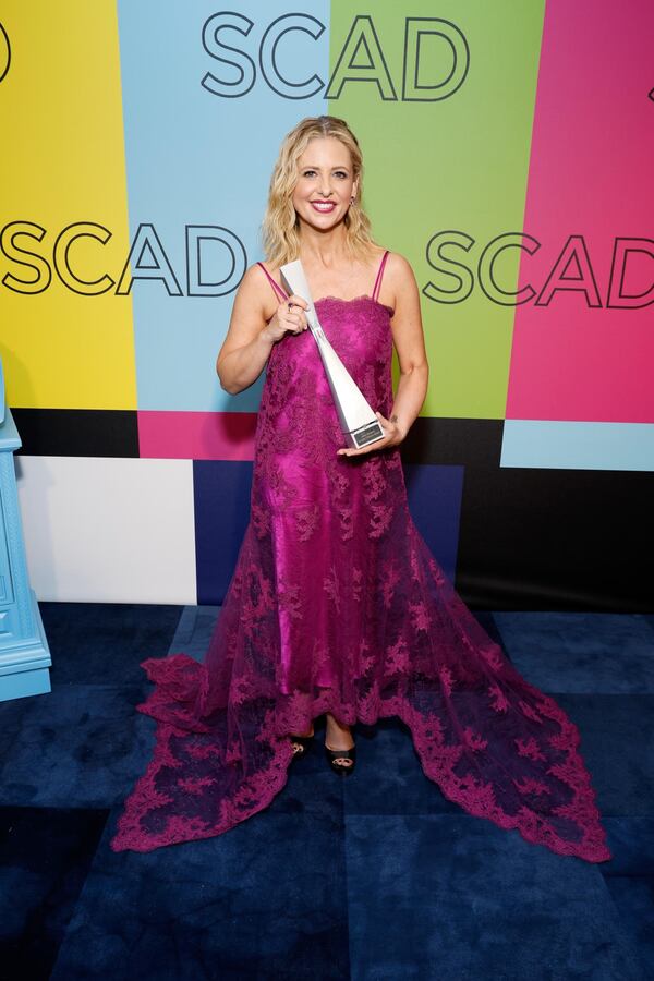 Sarah Michelle Gellar receives the Icon Award at SCAD TVfest. (Photos by Jason Kempin/Getty Images for SCAD)