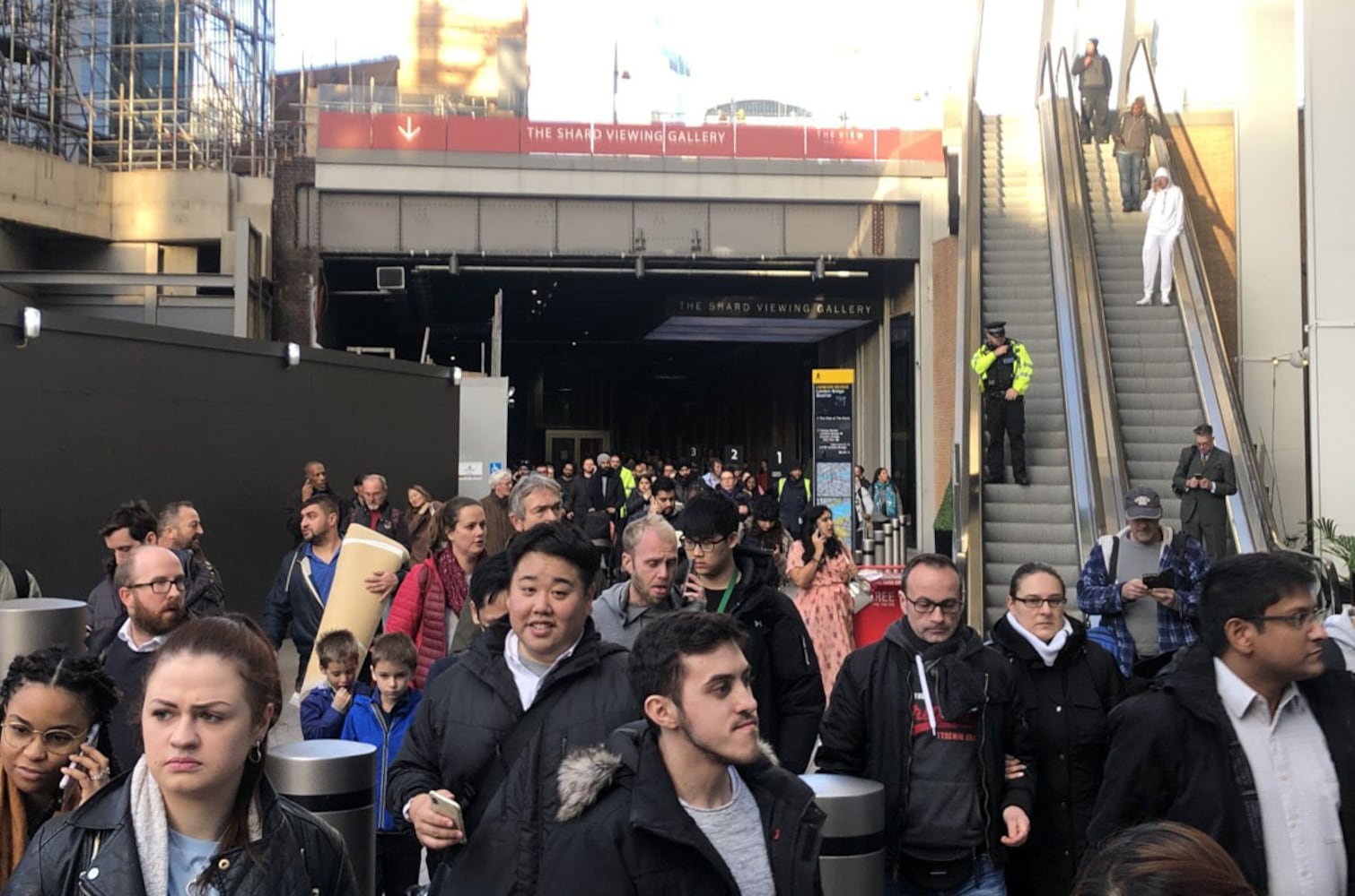 PHOTOS: London Bridge closed after police incident