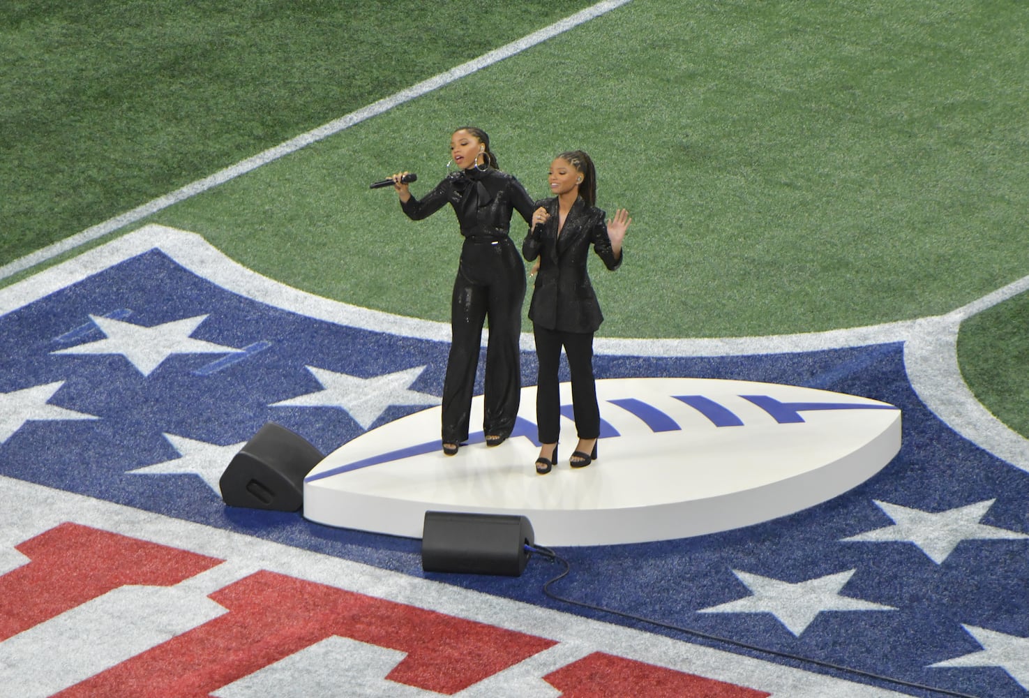 Super Bowl 53: Gladys Knight sings the national anthem