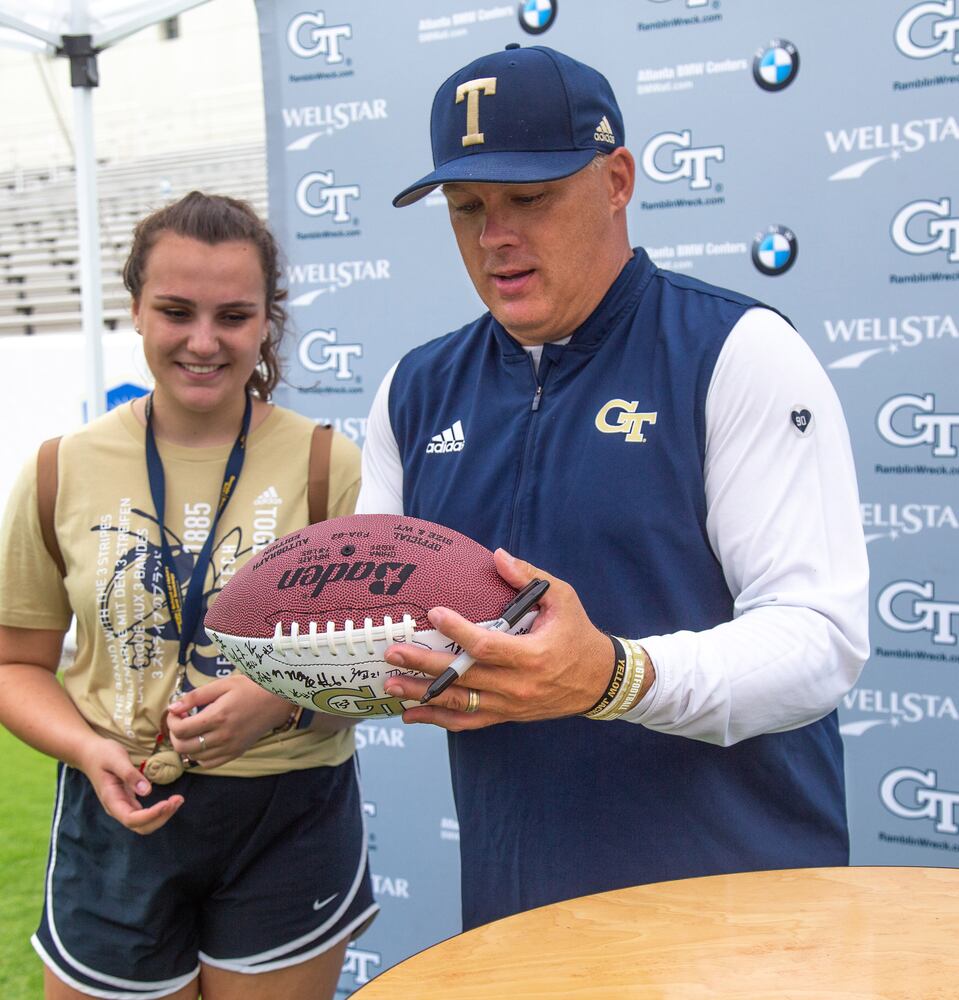 Photos: Georgia Tech practices before hosting fans