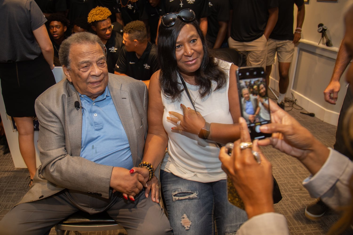 Photos: Hank Aaron shares wisdom, experiences with young athletes