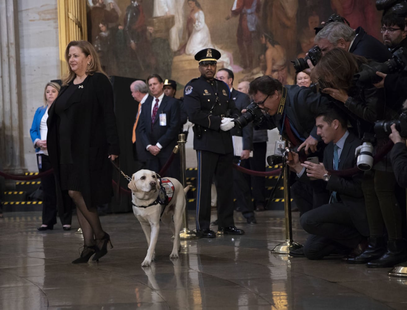 Photos: Family, friends, colleagues pay final respects to George H.W. Bush