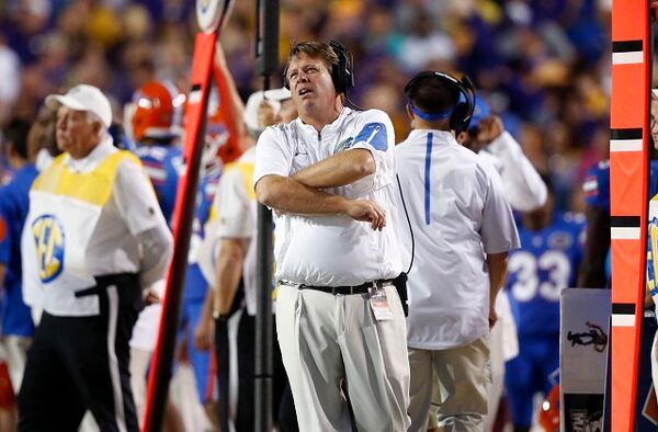 Florida head coach Jim McElwain reacts in the second half of an NCAA college football game against LSU in Baton Rouge, La., Saturday, Oct. 17, 2015. LSU won 35-28. (AP Photo/Gerald Herbert)