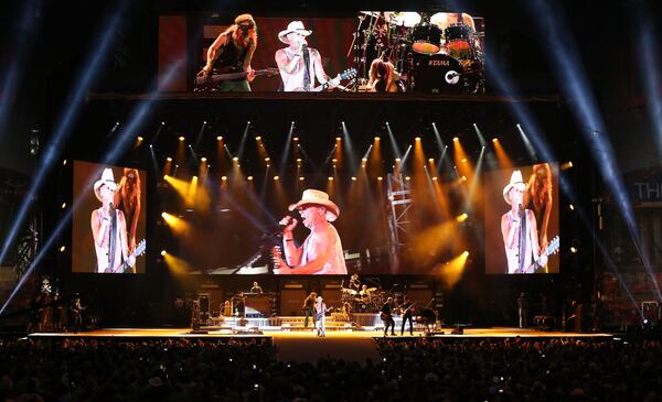 The more than 46,000 fans at the Georgia Dome had ample opportunity to get a glimpse of Kenny Chesney. Photo: Robb D. Cohen/RobbsPhotos.com.