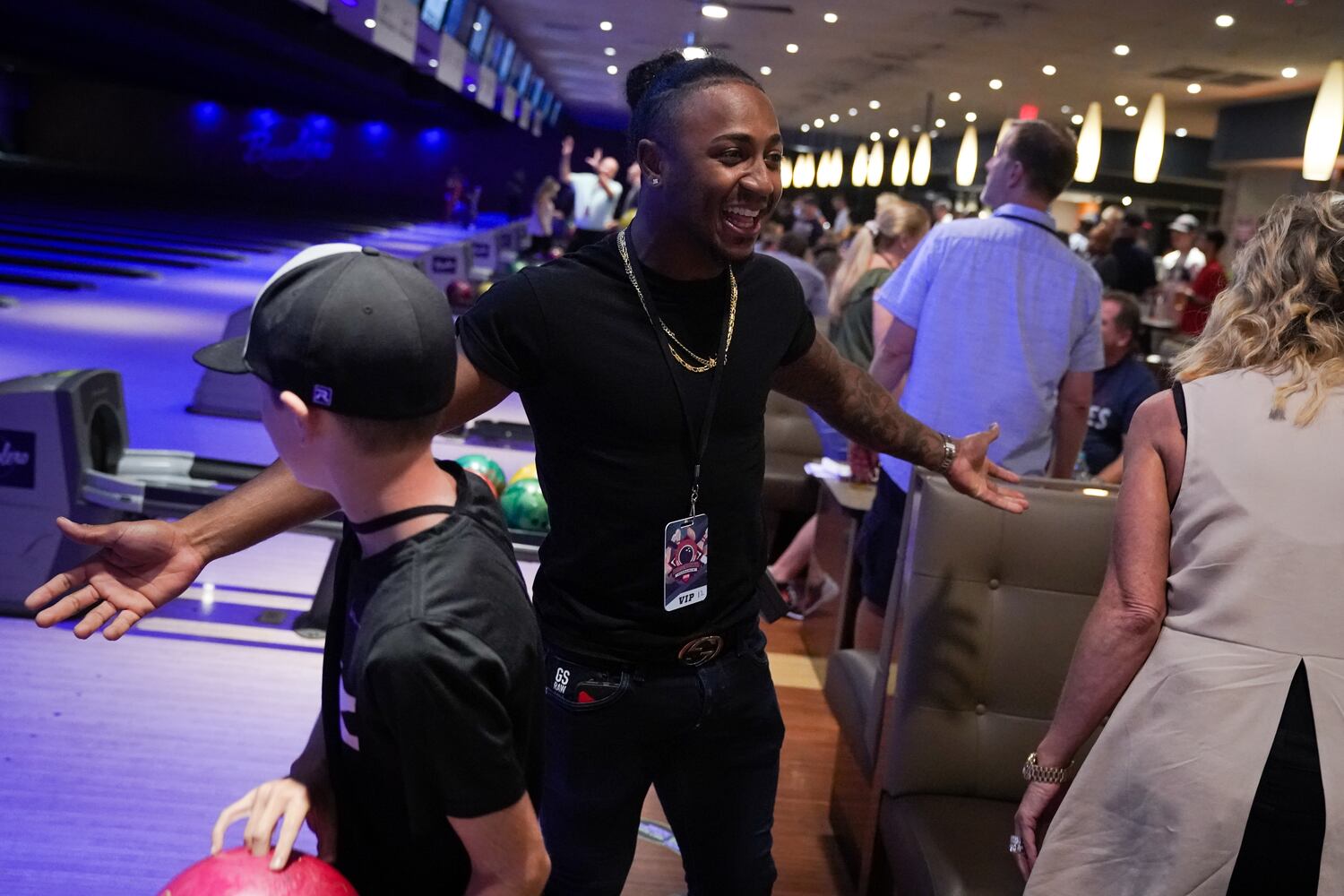 Photos: Josh Donaldson, Braves teammates bowl for charity