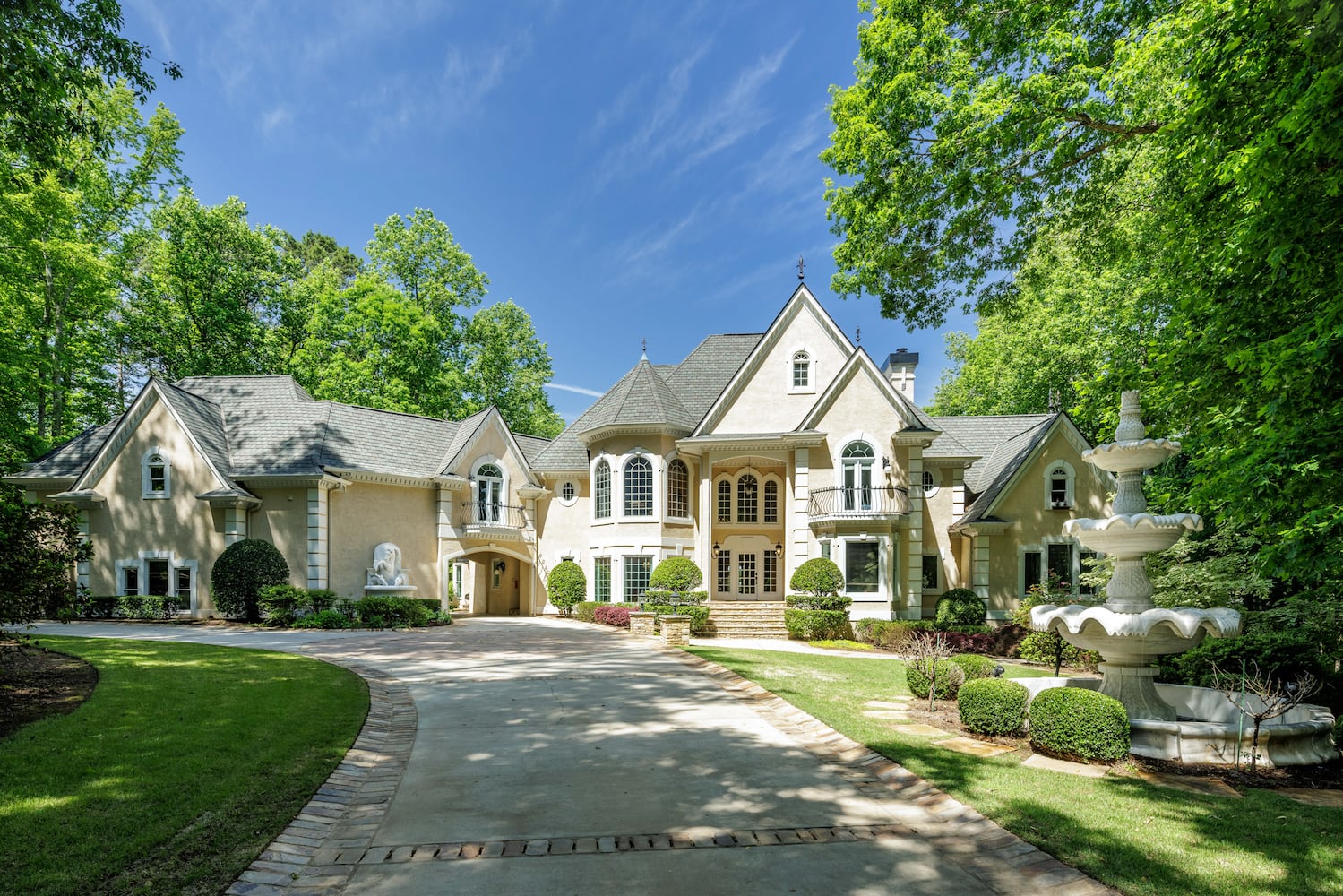 Luxurious Atlanta estate going to auction is both a ranch and a vineyard