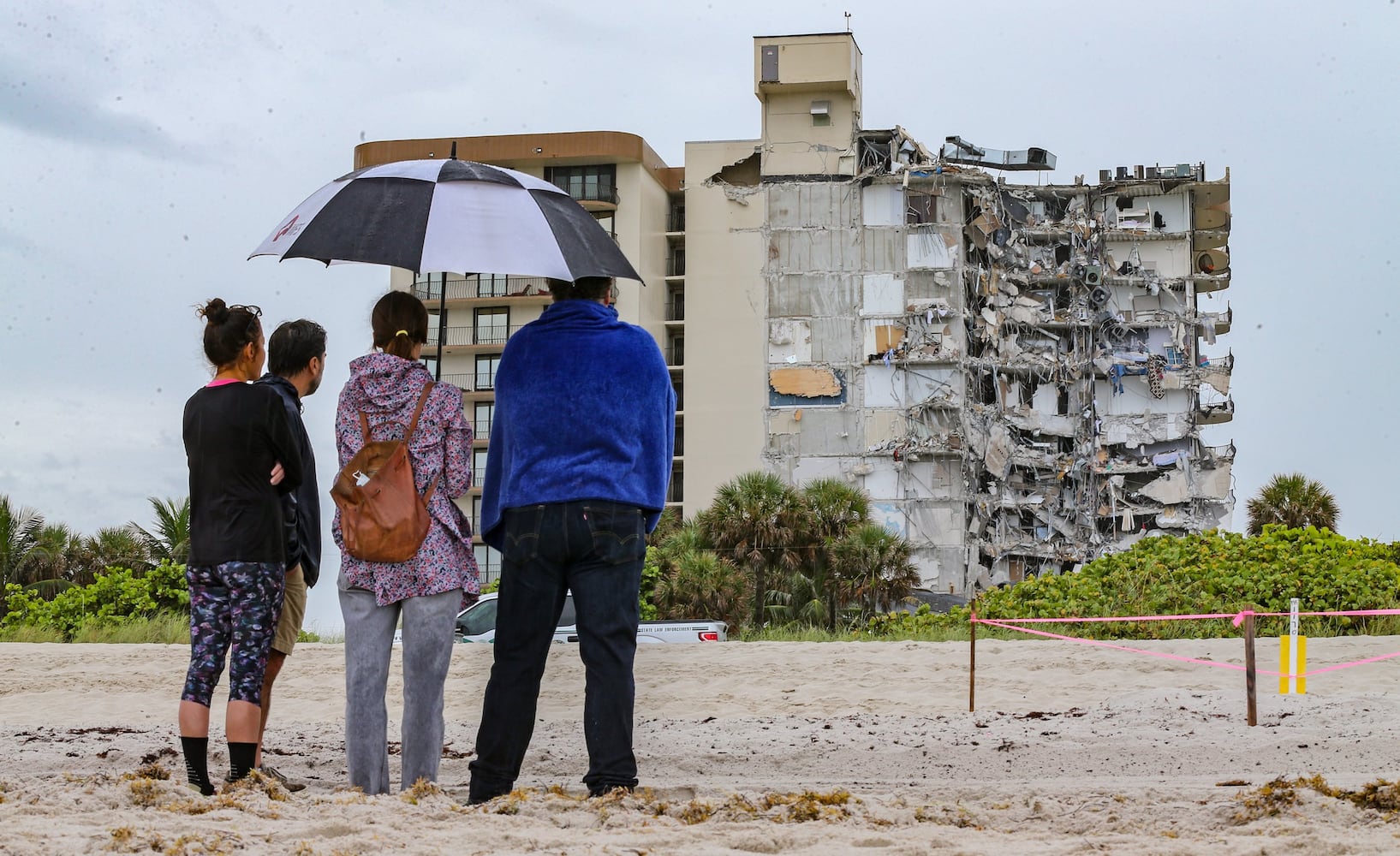 US-NEWS-FLA-CONDO-COLLAPSE-LATINAMERICANS-1-MI