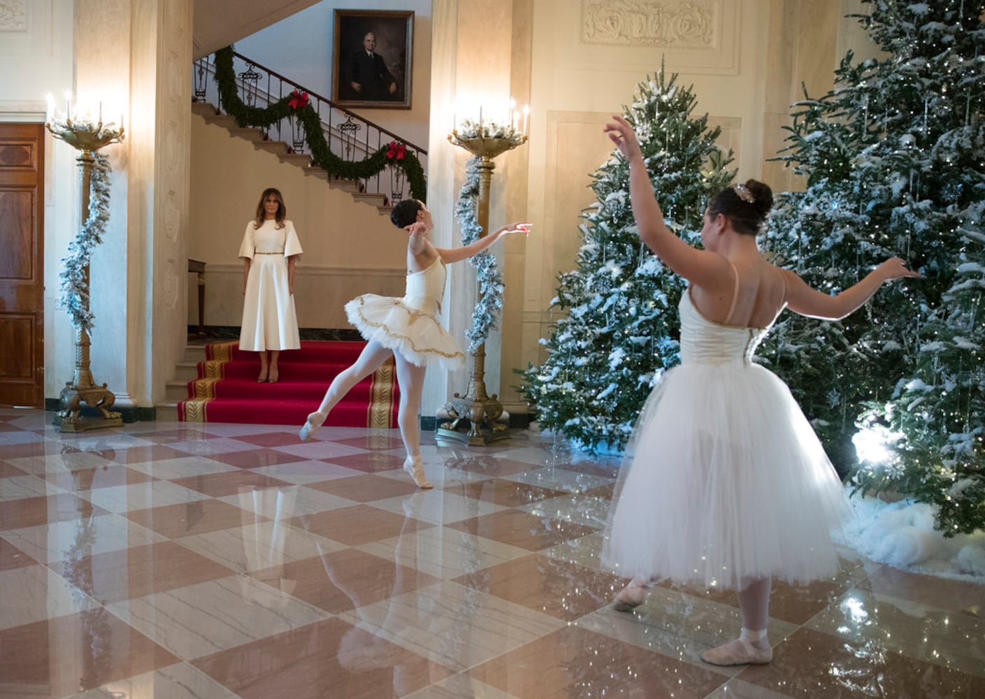 Photos: Melania Trump unveils White House Christmas decorations