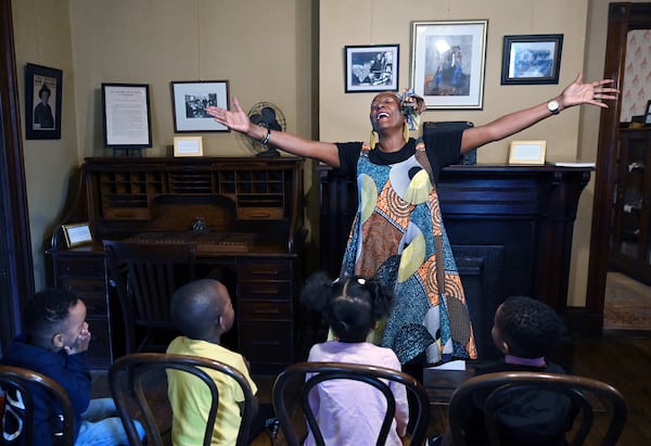 Story teller Josie Bailey tells The People Could Fly, American Black folktales, in front of guests from Jack and Jill Atlanta at The Wren's Nest, Saturday, February 8, 2025, in Atlanta. (Hyosub Shin / AJC)