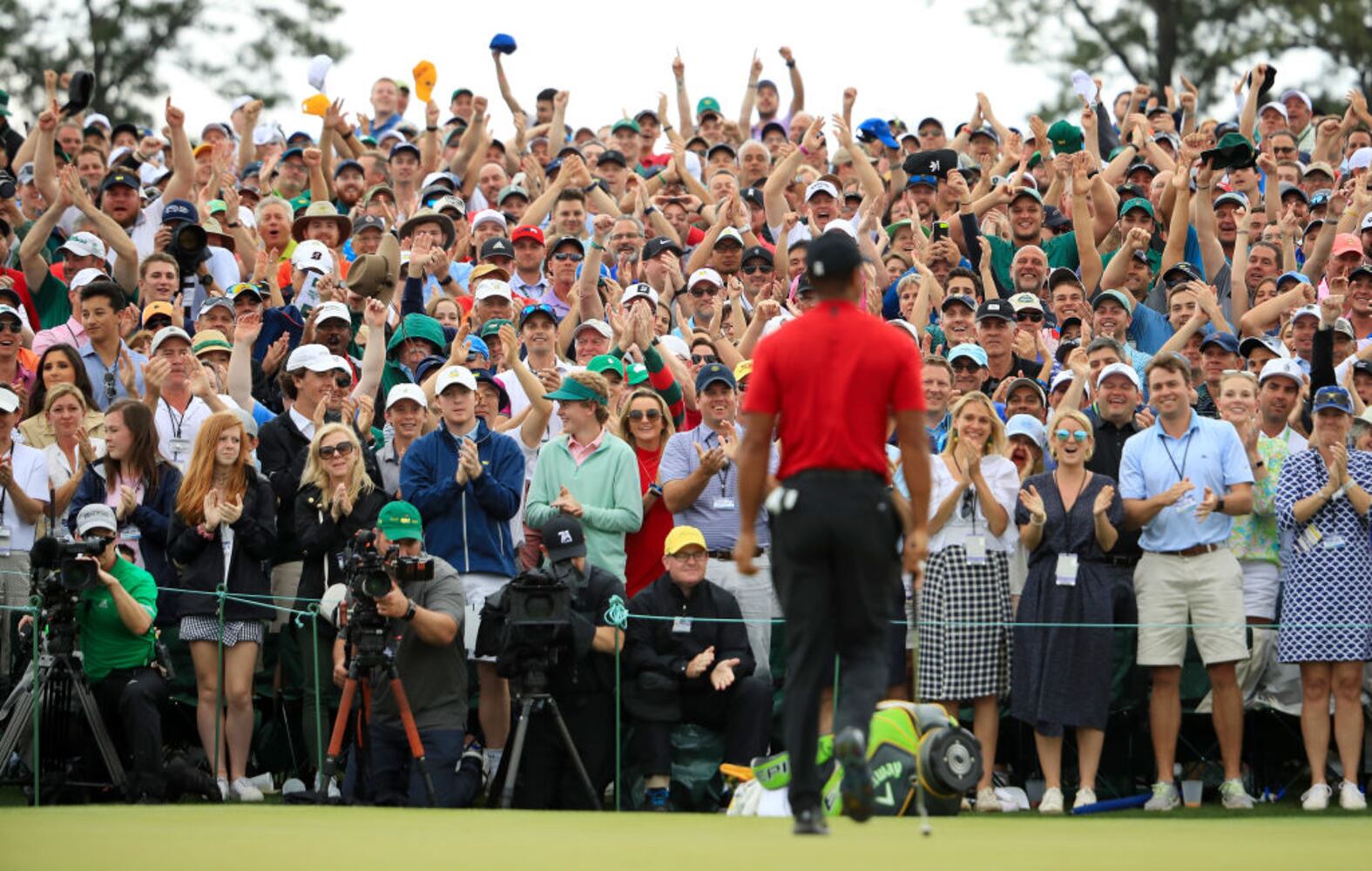 Photos: Tiger Woods makes comeback with 5th Masters win