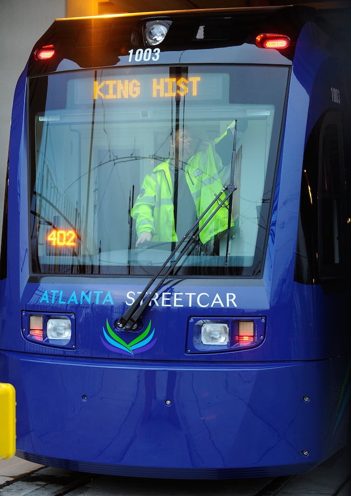 Atlanta streetcar takes its first ride