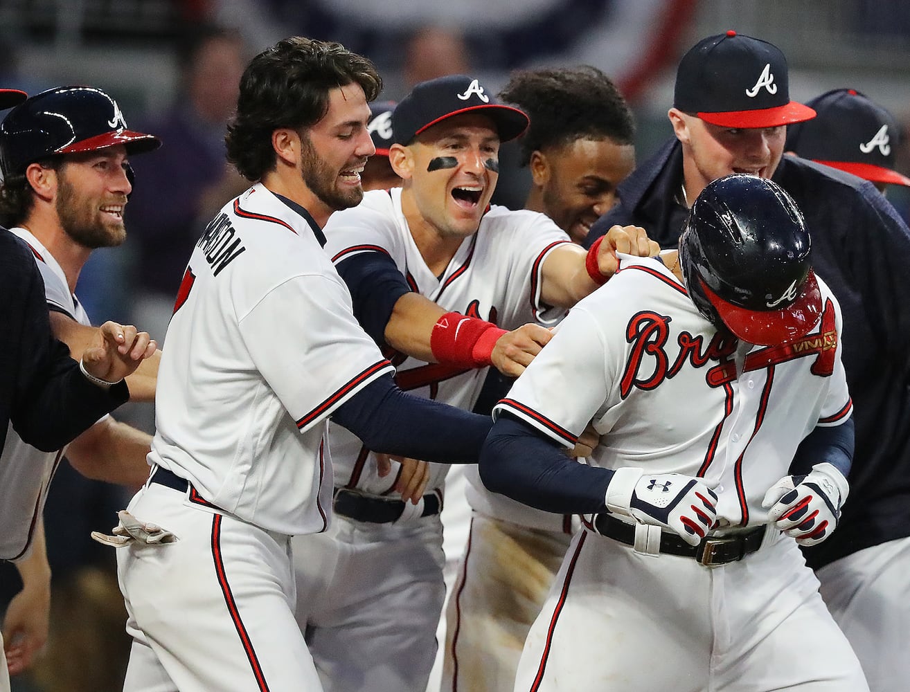 Photos: Markakis gives Braves a walkoff win over the Phillies