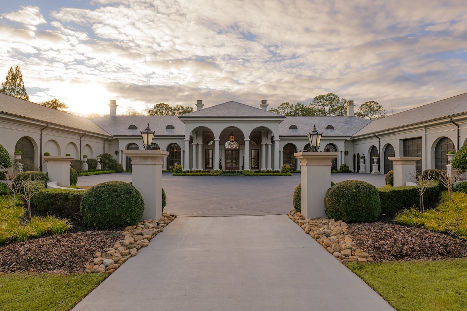 Six Flags set designer brings Wild West to 24k-square-foot Georgia mansion