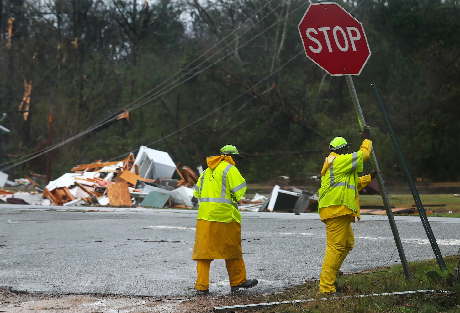 Strong storms  in Georgia cause deaths, devastation