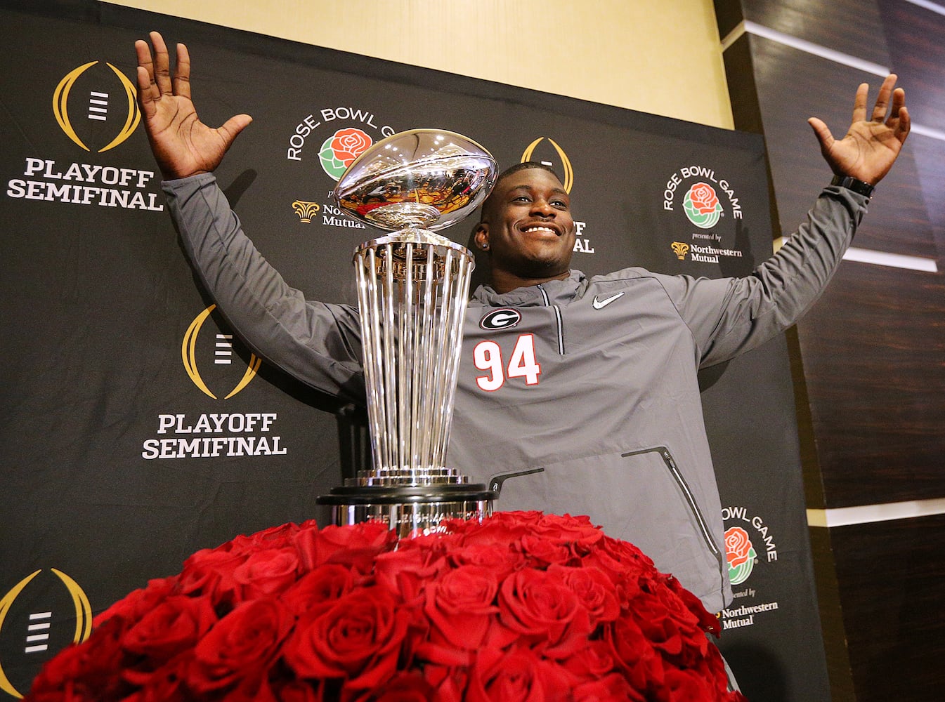 Photos: The scene at the Rose Bowl as Georgia, Oklahoma game nears