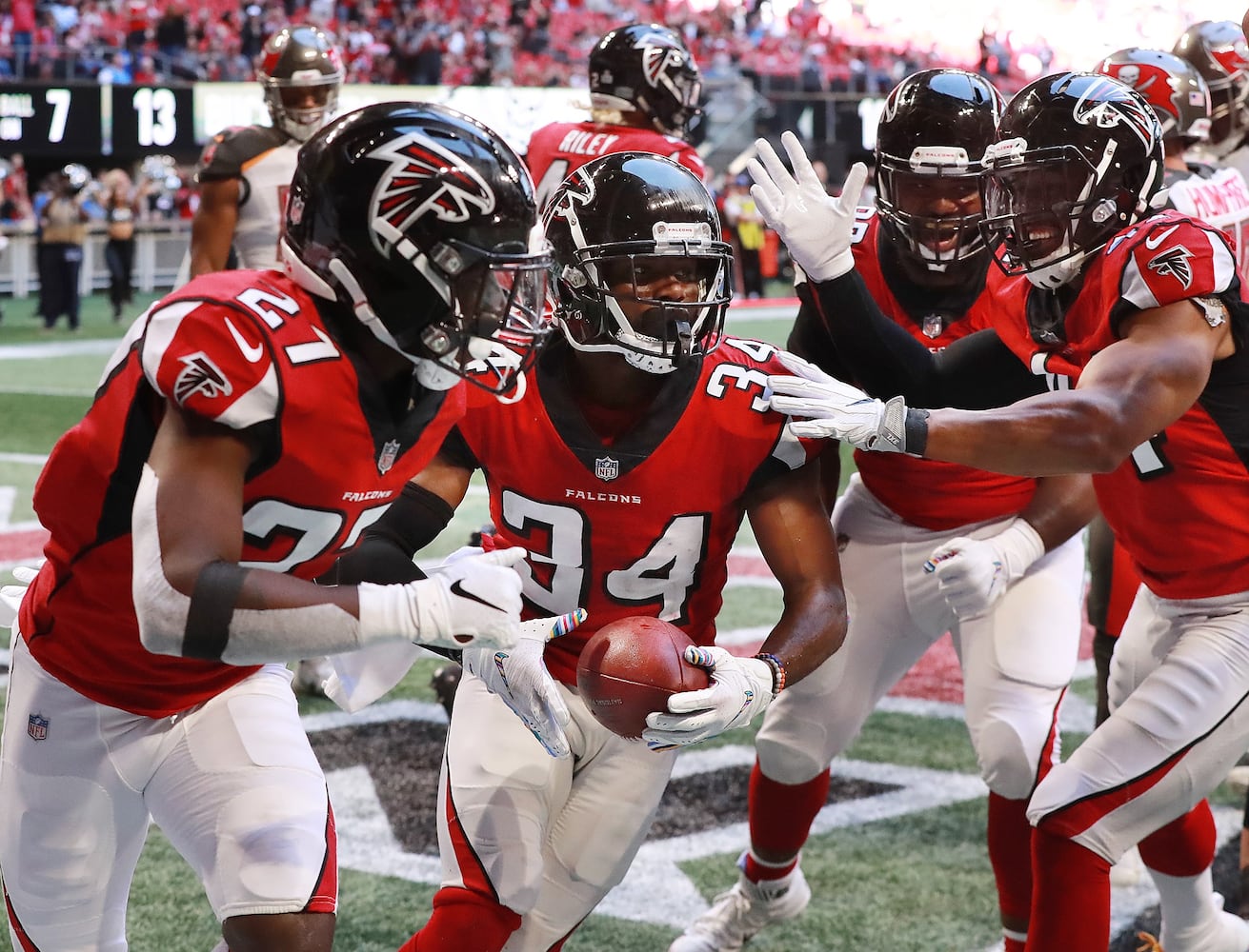 Photos: Falcons hold off Buccaneers for much-needed win