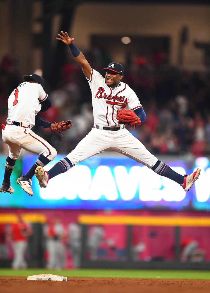 Photos: Braves rally to beat the Phillies again