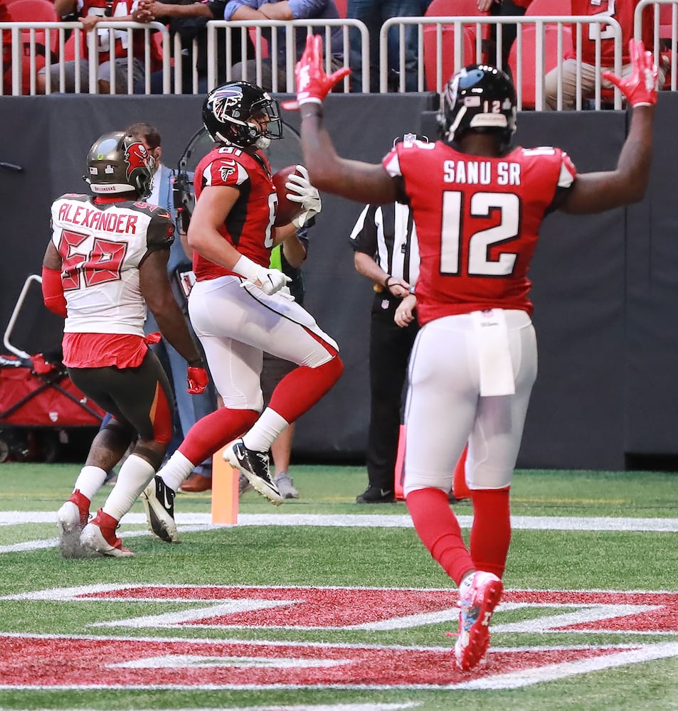 Photos: Falcons hold off Buccaneers for much-needed win