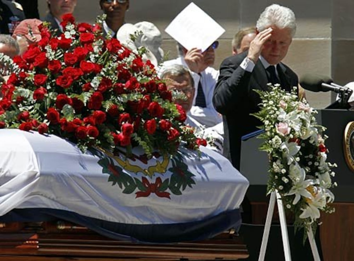 Presidents Obama, Clinton attend Byrd funeral