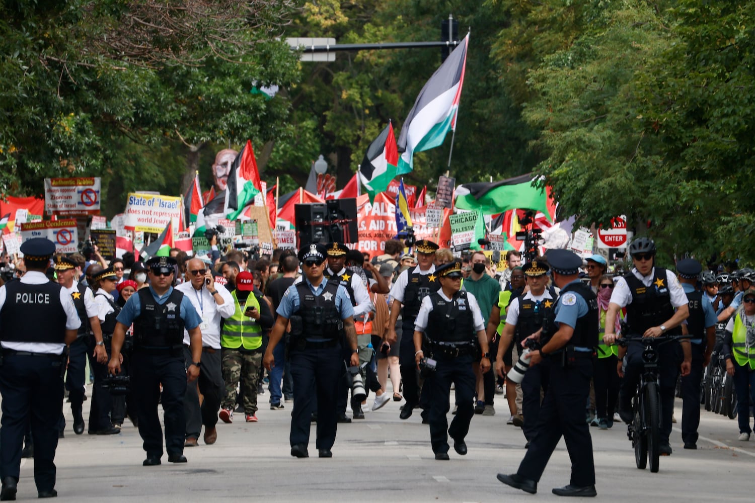 Thousands of activists expected in Chicago for Democratic convention