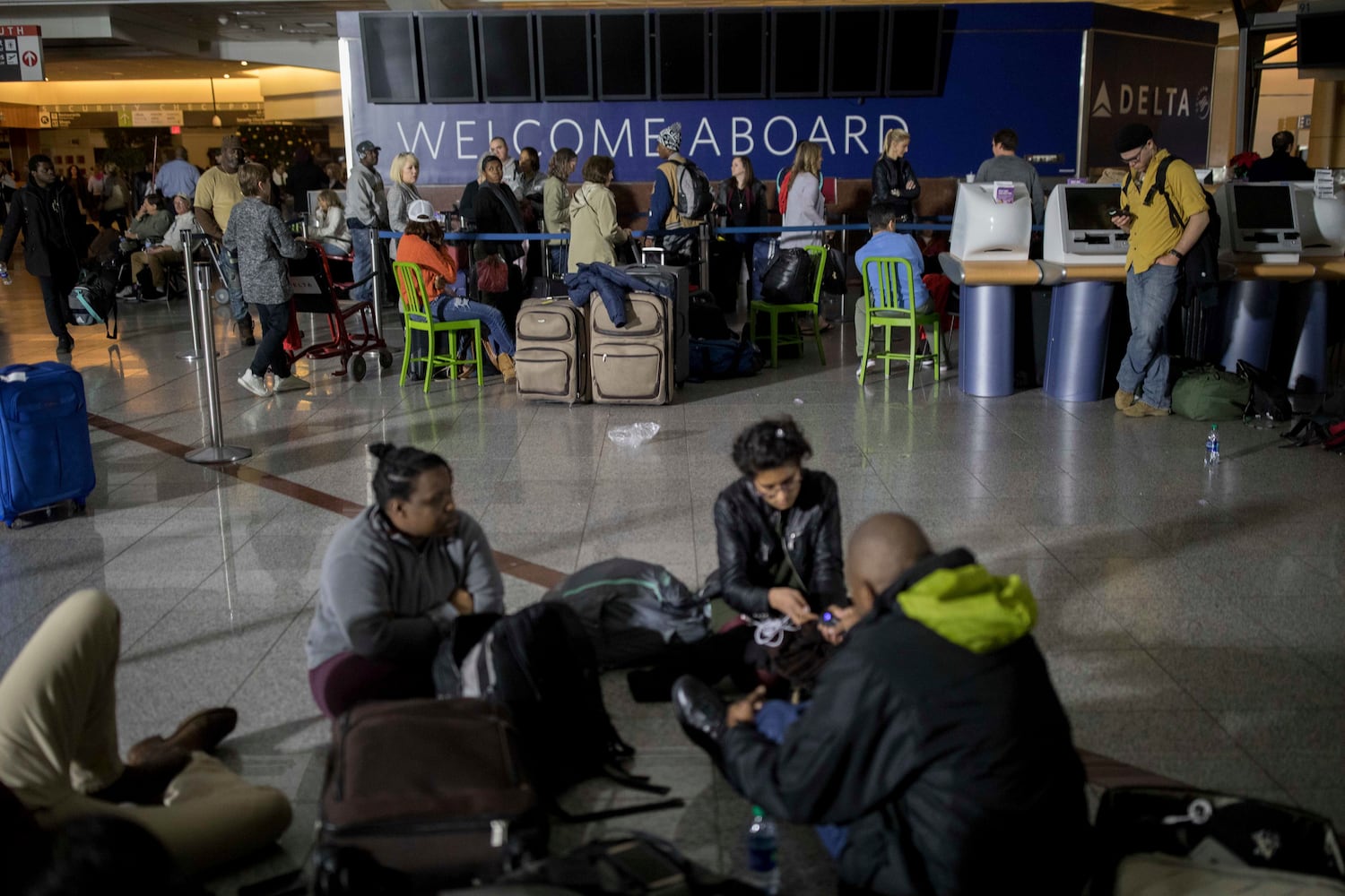 Photos: Power outage paralyzes Atlanta airport