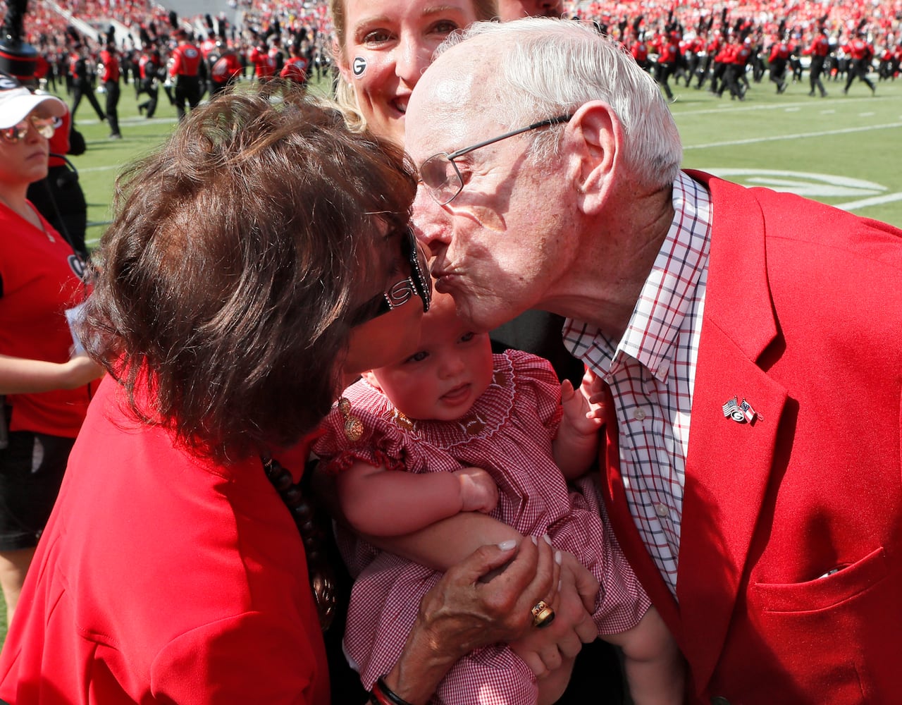 Photos: Bulldogs honor legendary coach Vince Dooley