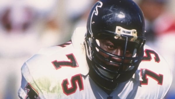 27 Sep 1992: Offensive lineman Chris Hinton of the Atlanta Falcons looks to block a Chicago Bears player during a game at Soldier Field in Chicago, Illinois. The Bears won the game, 41-31. Mandatory Credit: Jonathan Daniel /Allsport