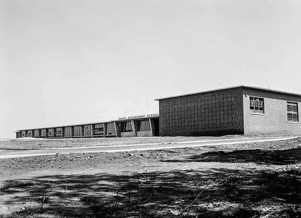 DeKalb County's Toney Elementary School in September 1953. LBCB106-040a, Lane Brothers Commercial Photographers Photographic Collection, 1920-1976. Photographic Collection, Special Collections and Archives, Georgia State University Library.