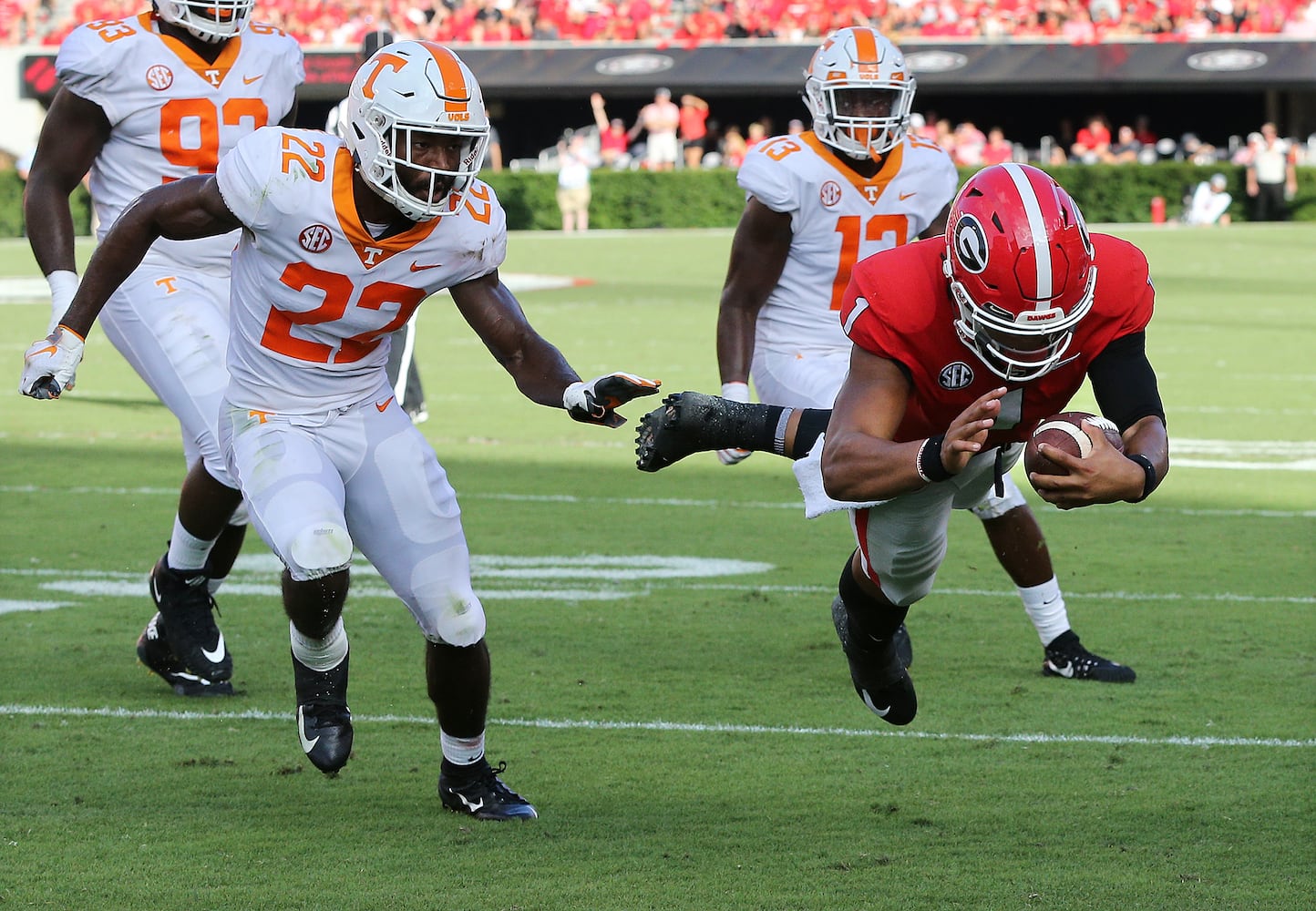 Photos: Bulldogs are 5-0 after beating Tennessee