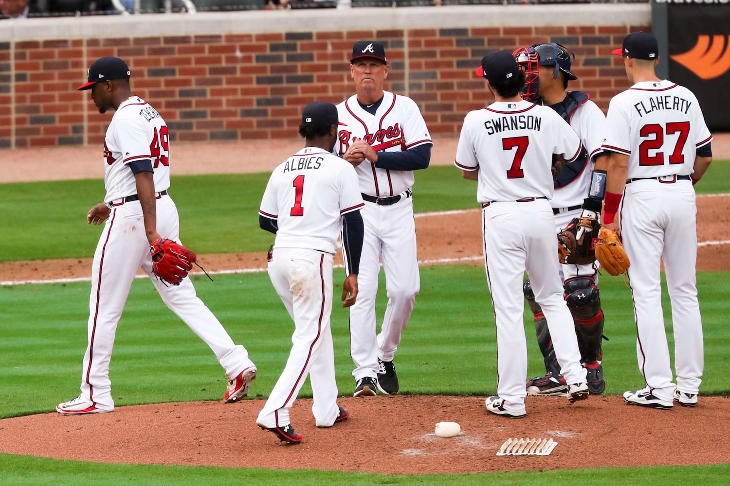 Photos: Markakis gives Braves a walkoff win over the Phillies