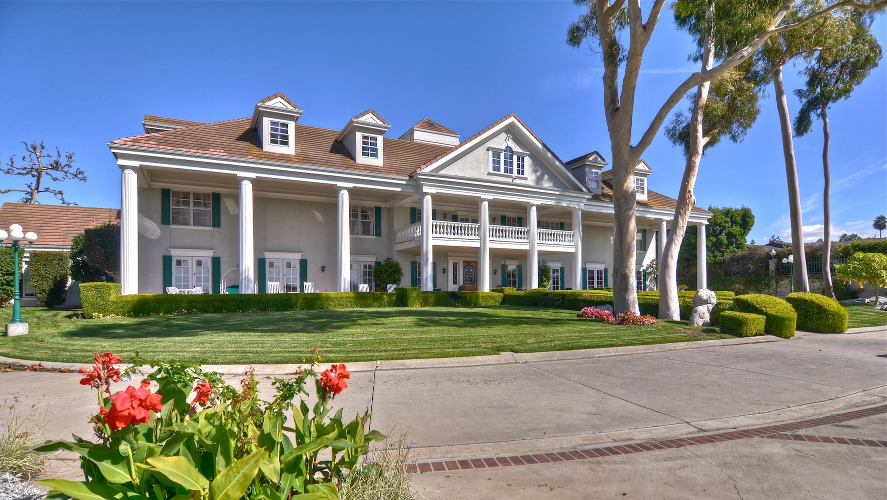 California property hits auction block Sept. 20, 2013