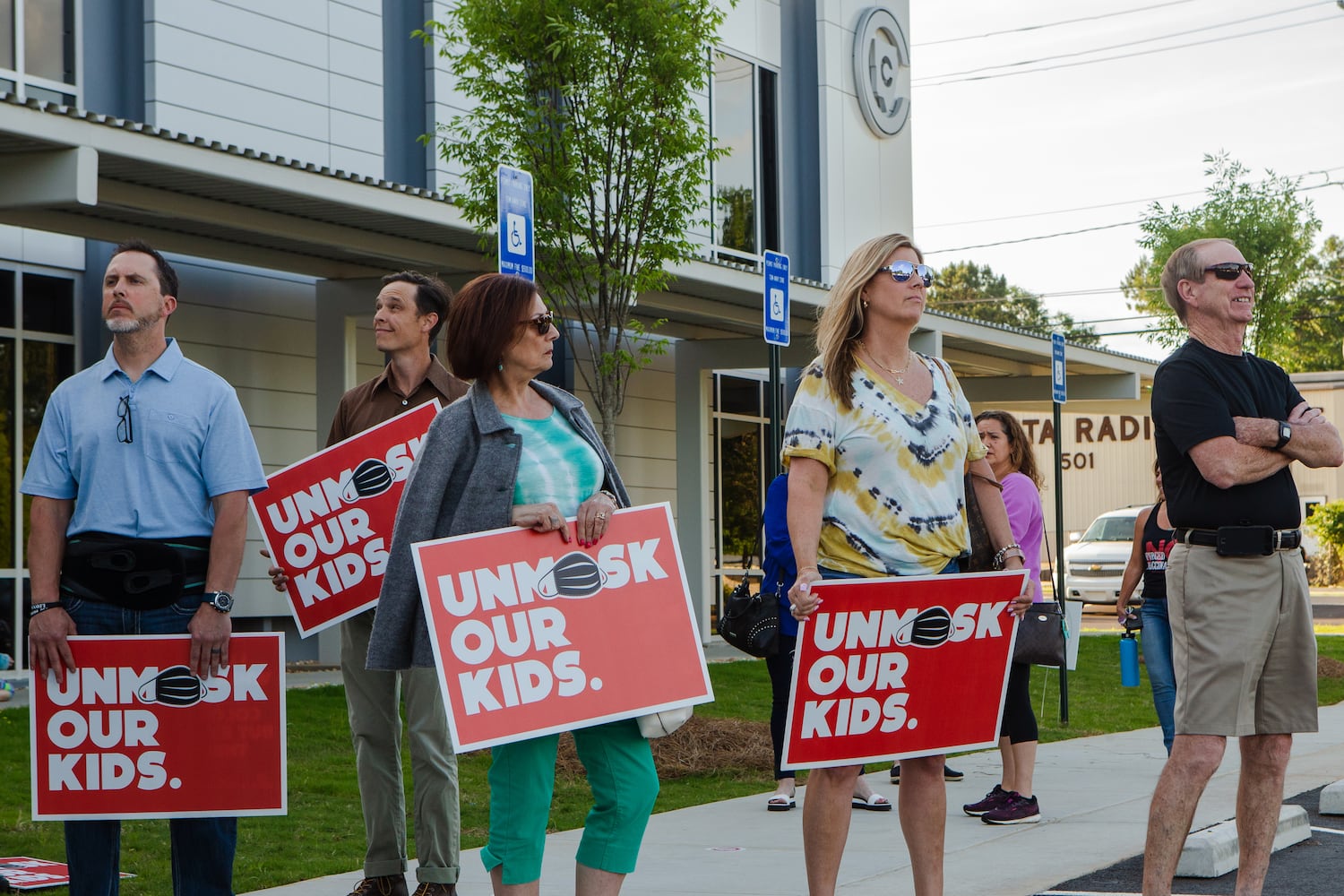 Parents demand Cobb schools remove student mask mandate