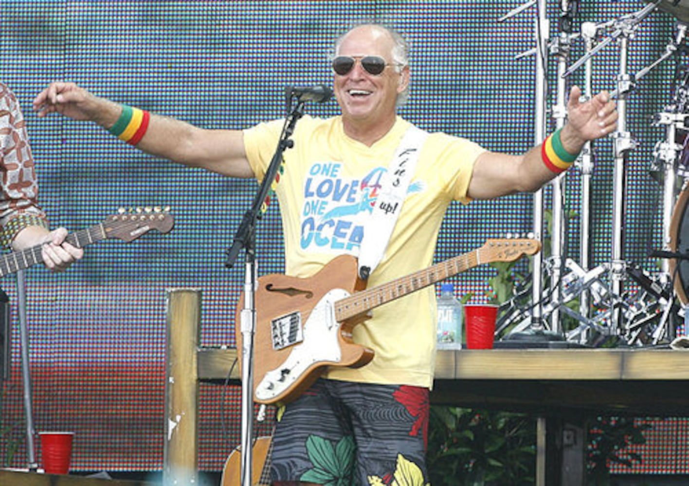 Jimmy Buffett concert benefits the Gulf