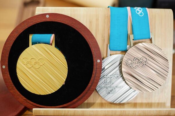 The 2018 PyeongChang Winter Olympic medals were unveiled on Wednesday.