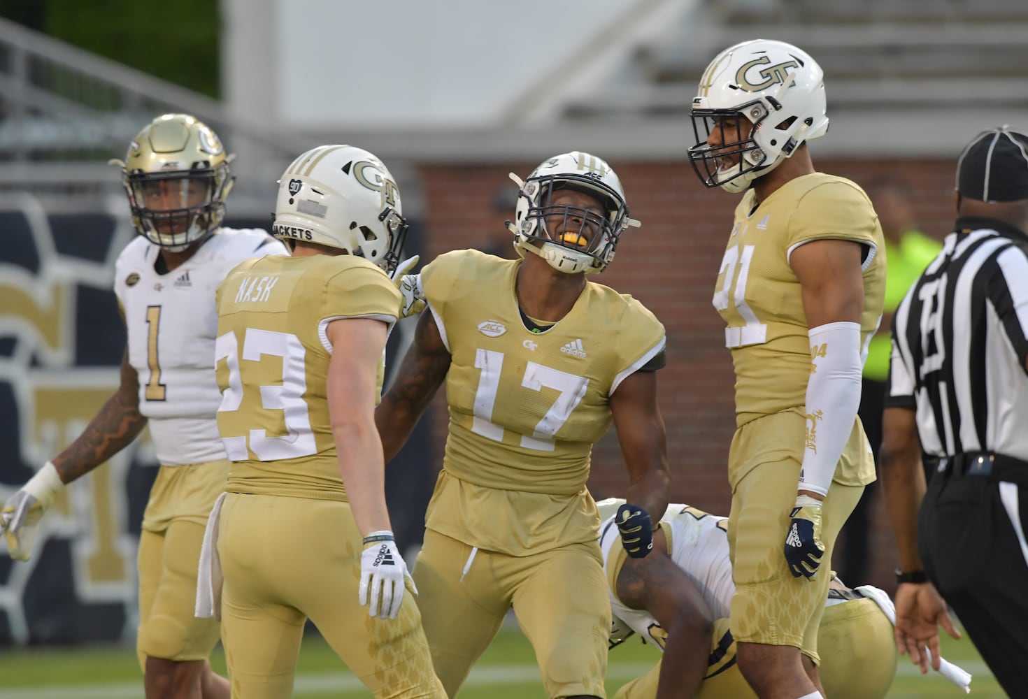 Photos: Jackets play football spring game