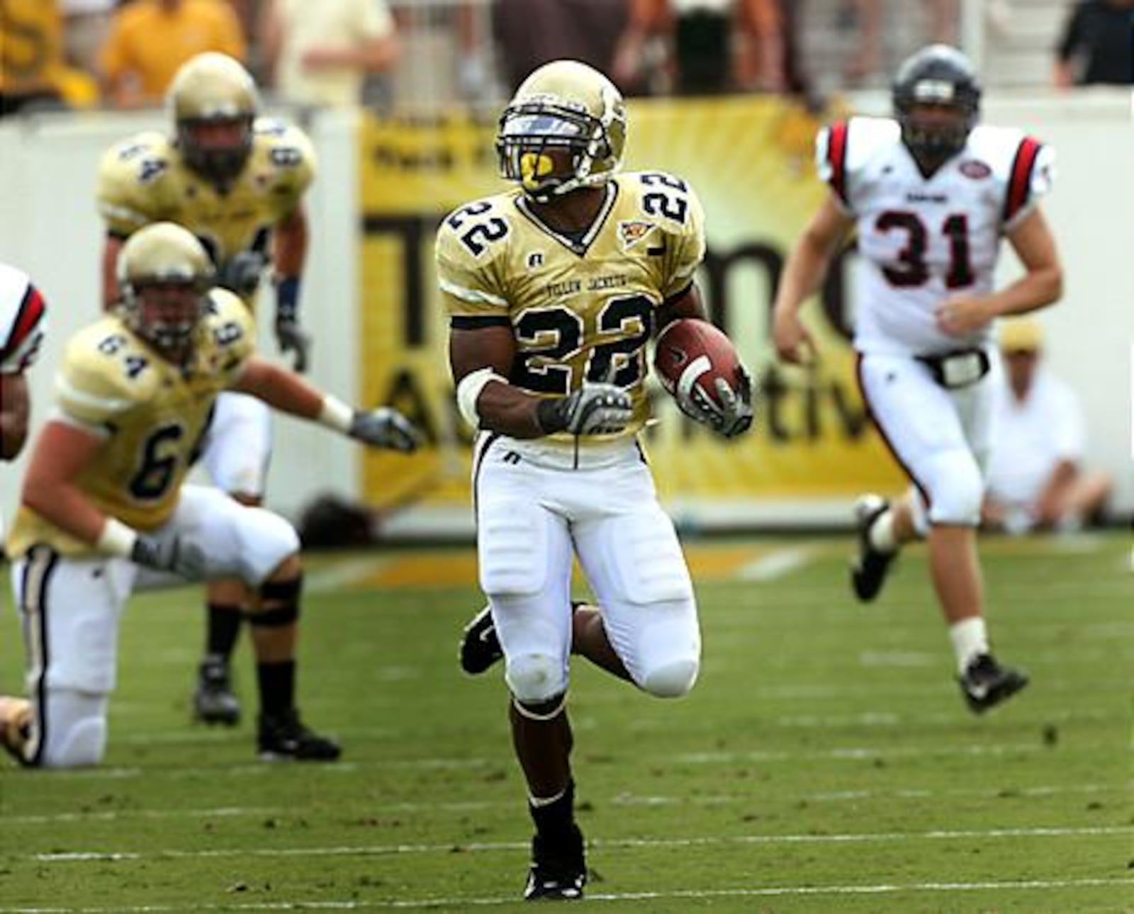 Georgia Tech's Tashard Choice (22) runs for a 73-yard touchdown against Samford's during the first home game of the 2007 football season.