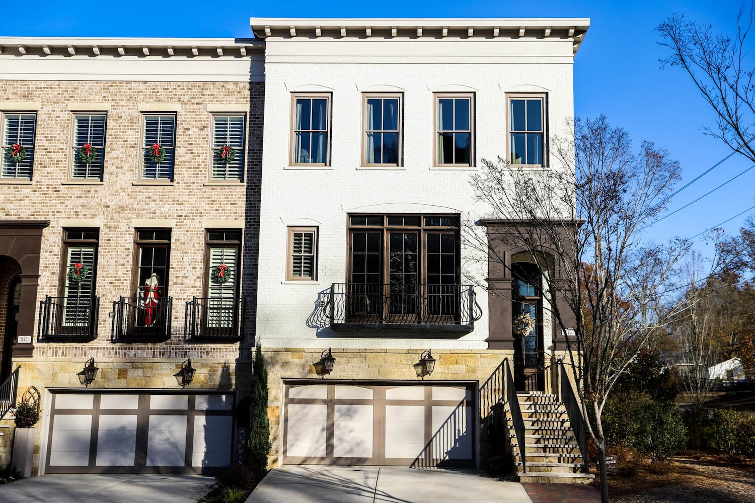 Couple makes a holly jolly townhome