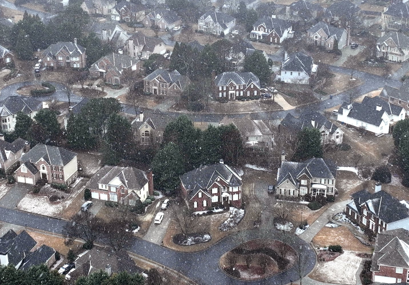 Winter storm hits metro Atlanta, North Georgia