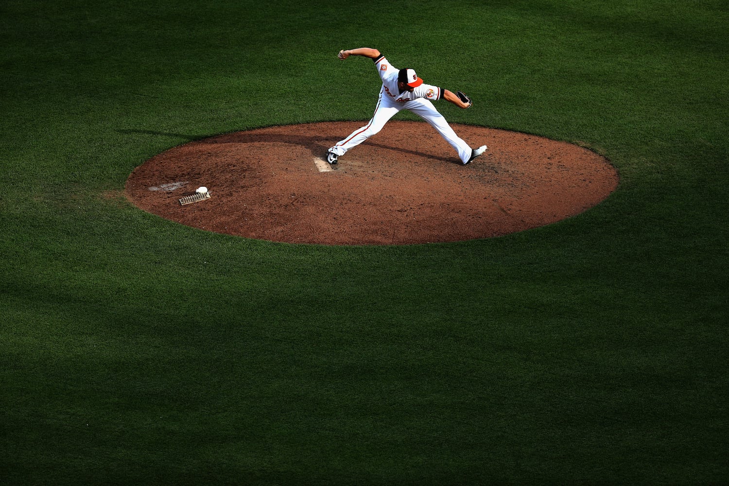 Photos: The unusual pitching motion of Braves’ Darren O’Day