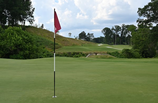 View of the 7th green on the Azalea course at Bobby Jones Course in Atlanta. (Hyosub Shin / Hyosub.Shin@ajc.com)