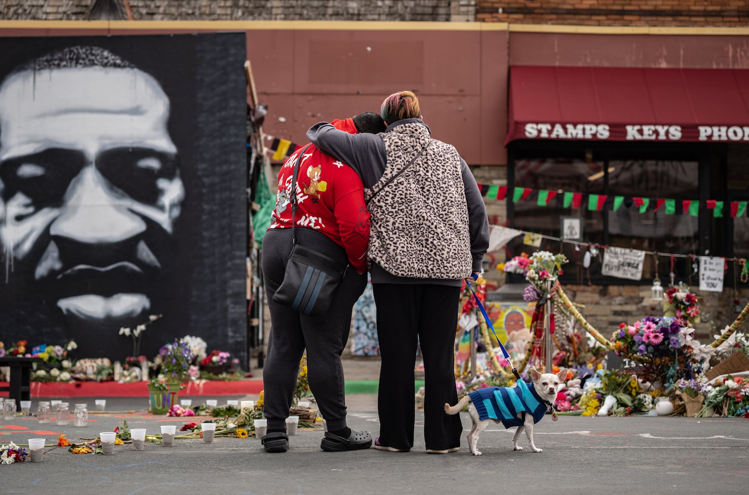 People visit the George Floyd memorial in Minneapolis on Tuesday, April 20, 2021, as  the jury continues deliberations in the Derek Chauvin trial. (Amr Alfiky/The New York Times)