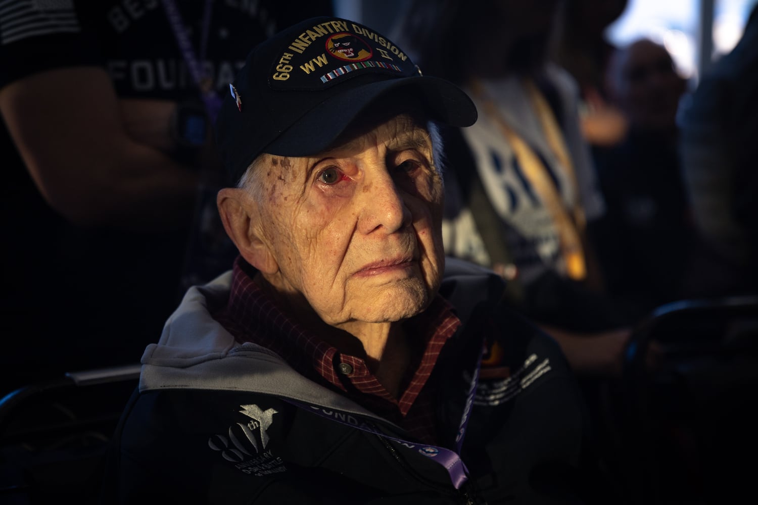 Delta sends off veterans to Normandy for D-Day anniversary
